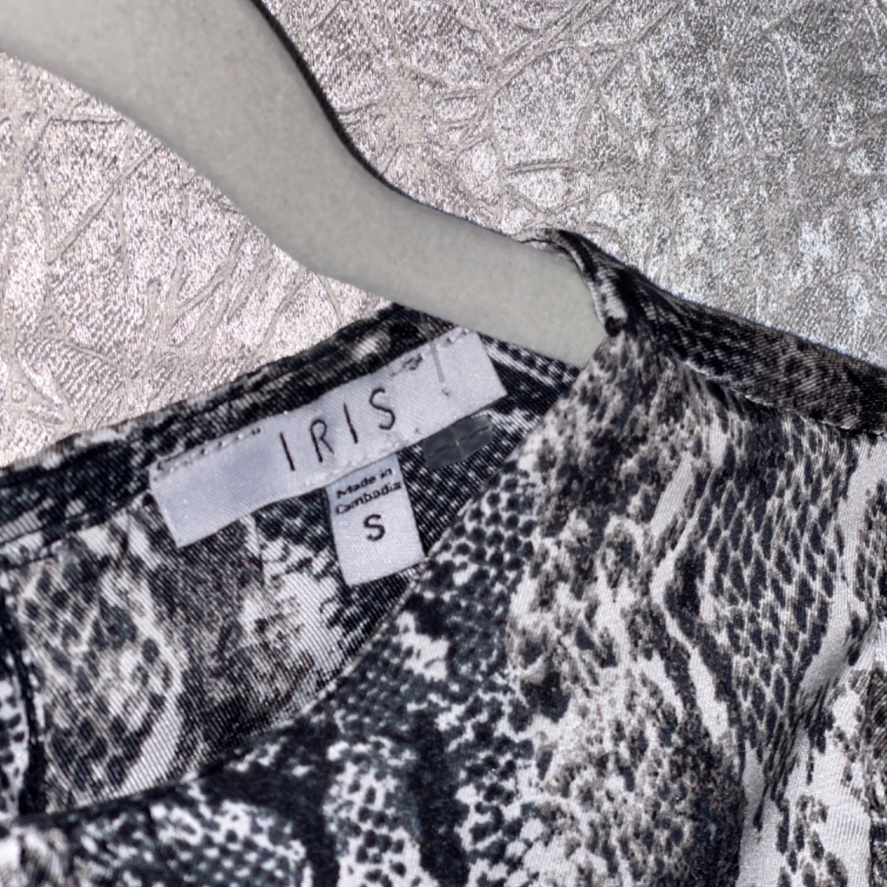 Gray - Picture 2 of 4